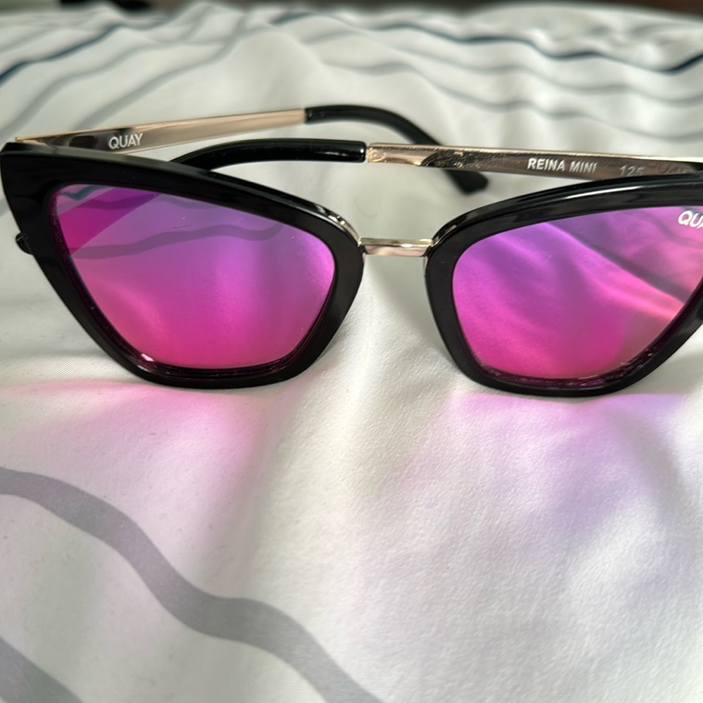 Quay Australia mini Reyna pink lens polarized cat eye sunglasses